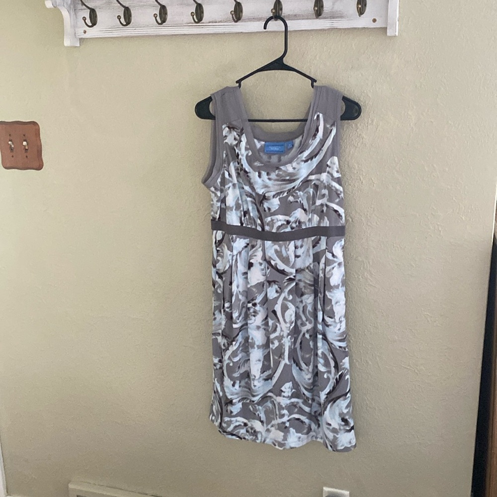 Vera Wang Dress with pockets!